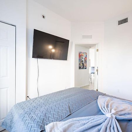 Subtle 2 Bed In Edgewater Downtown With Free Parking Apartment Miami Luaran gambar