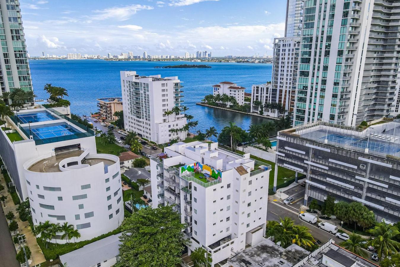 Subtle 2 Bed In Edgewater Downtown With Free Parking Apartment Miami Luaran gambar