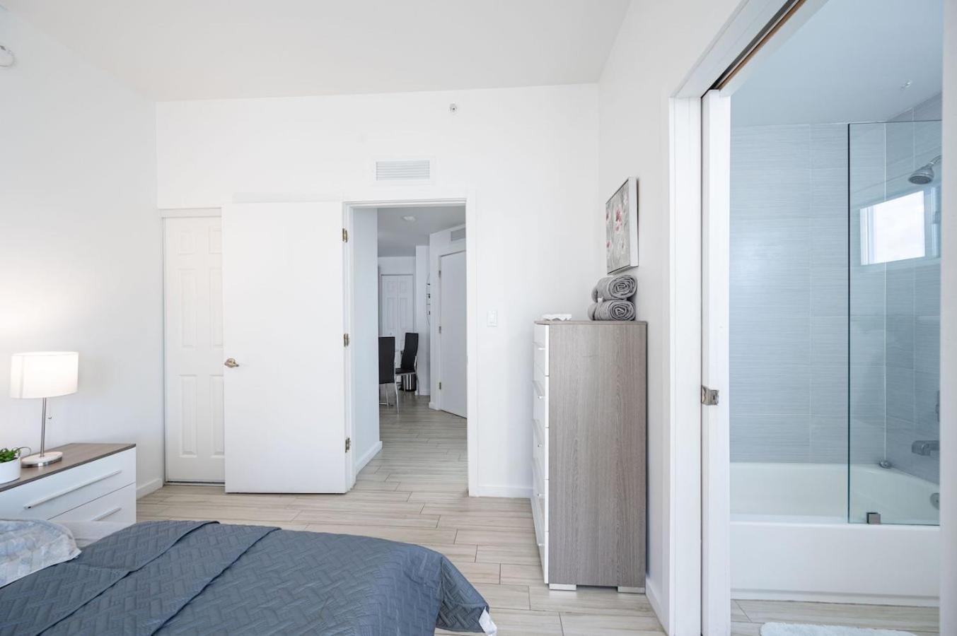 Subtle 2 Bed In Edgewater Downtown With Free Parking Apartment Miami Luaran gambar